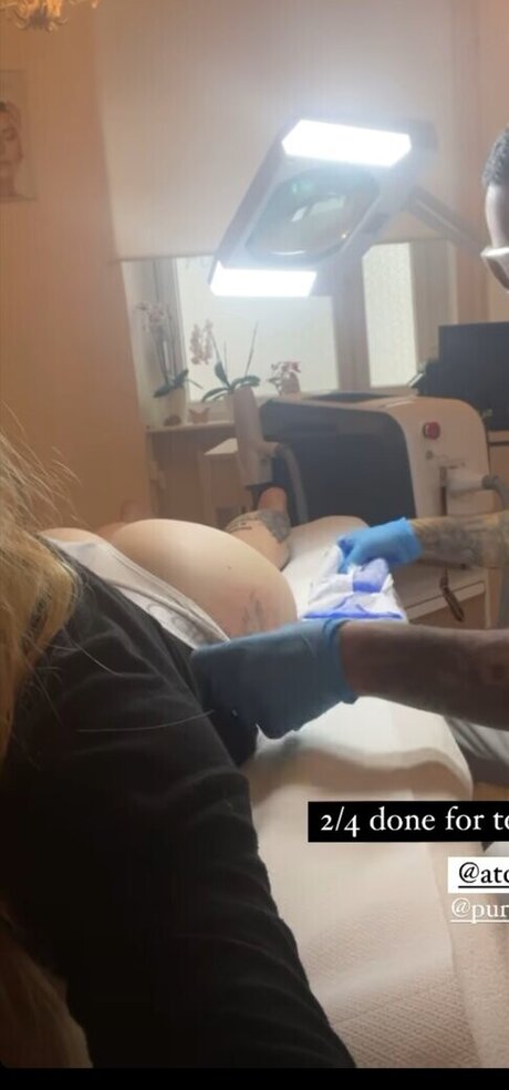 年配の熟女オンリーファンズ ポルノ 写真