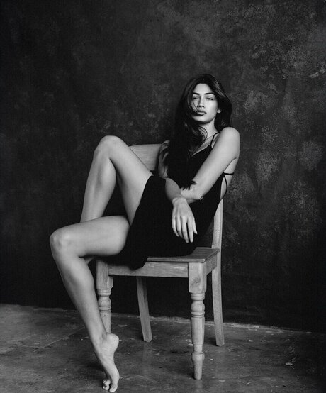 Meeya Dugied ヌードのポルノスター 写真