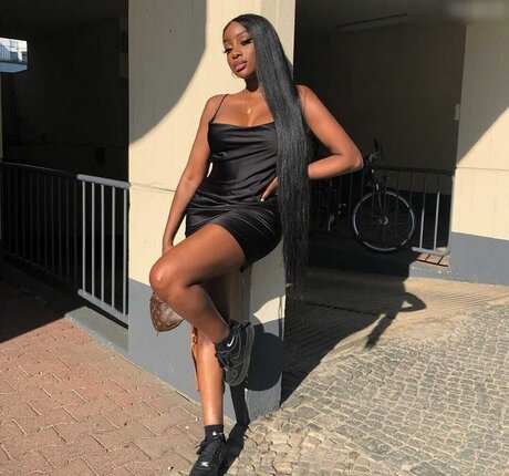 黒人レズビアンオンリーファンズ セックス 写真