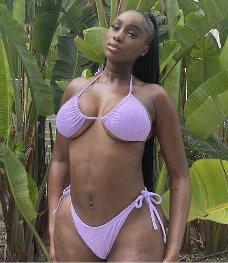 Sandra Lambeck アダルトモデル 写真