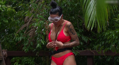 かわいいシーメールオンリーファンズ 無料裸 写真