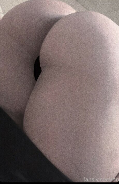 Aruna Reaver アートモデル 写真