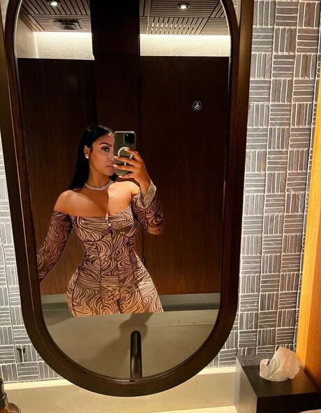 ルビーオンリーファン 無料アダルト 写真