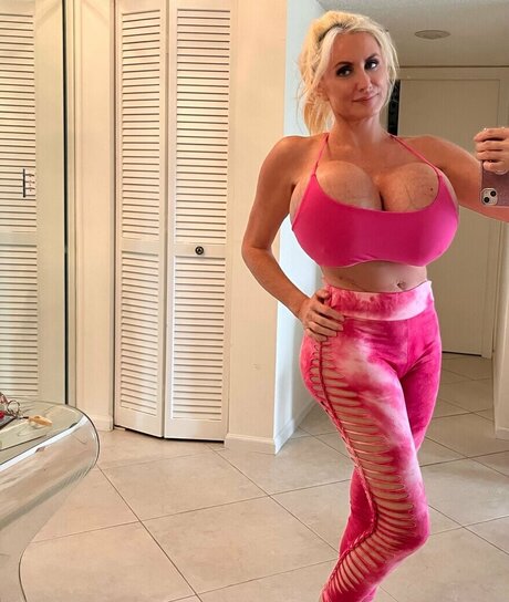 Tammy H The Realtor 素敵なモデル 画像