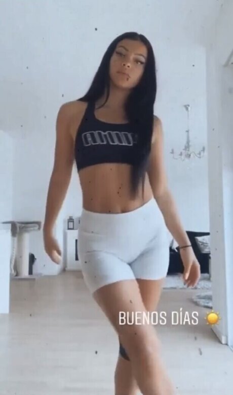 Ivana Santacruz エロティックモデル 写真