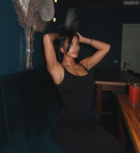 Ivana Santacruz セクシーモデル 写真