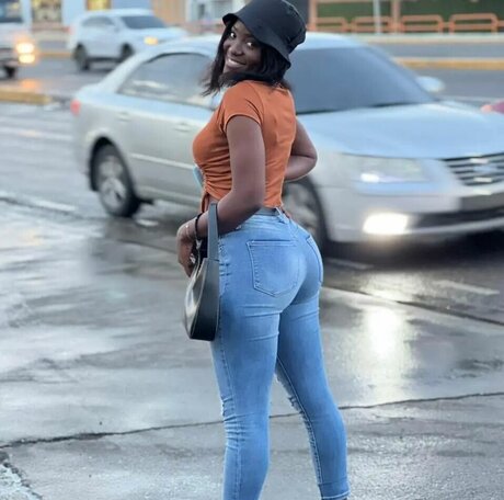 FamouseChristie 独占モデル 写真