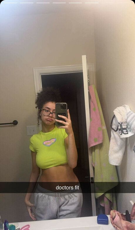 ママの足OnlyFans パーフェクト 写真