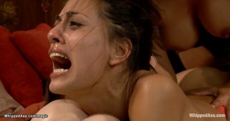 痩せたアジア人ティーン OnlyFans 裸 画像