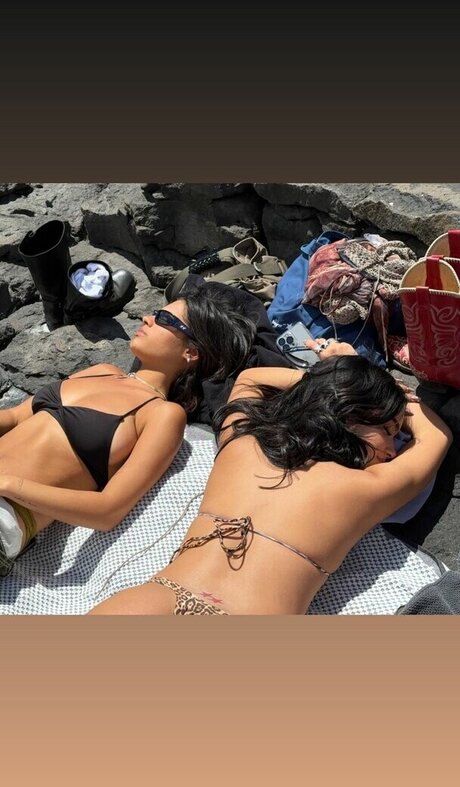 Yasmin Barbieri ヌードモデル 写真