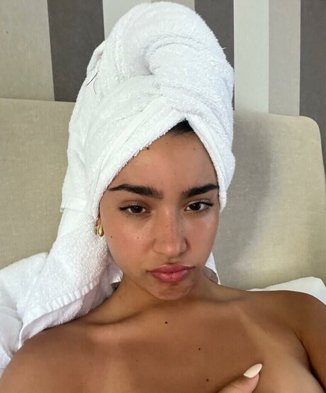 Yasmin Barbieri エロティックモデル 画像