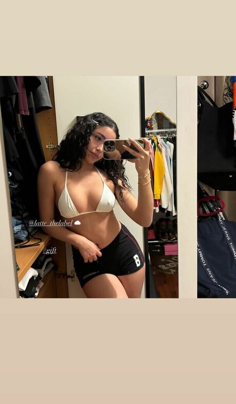 Yasmin Barbieri 独占スター アーカイブ