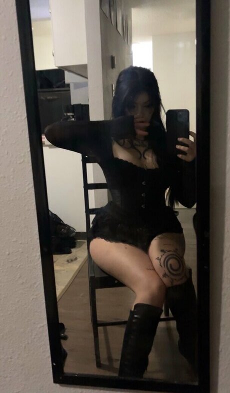 ぽっちゃり 主観視点 OnlyFans セクシー裸 写真