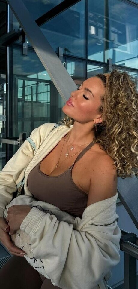 大きな黒い猫OnlyFans xxx ギャラリー