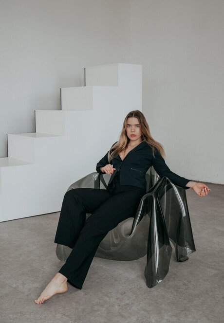 金髪クーガーオンリーファンズ ホット 写真