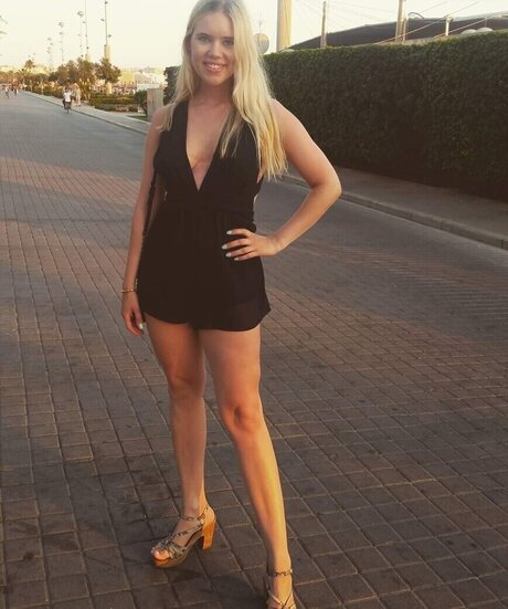 赤毛の熟女オンリーファンズ 可愛い 写真