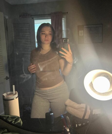 ティーン乱交OnlyFans HD 画像