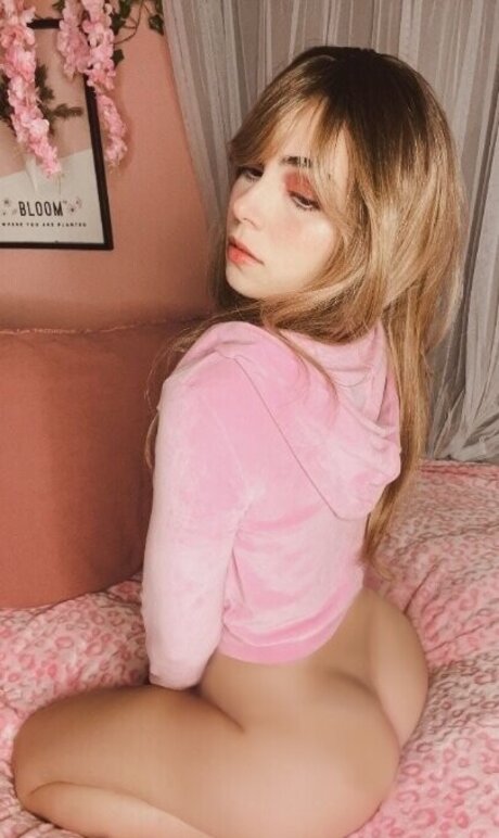 オンリーファンズでのセクスティング セクシーヌード 画像