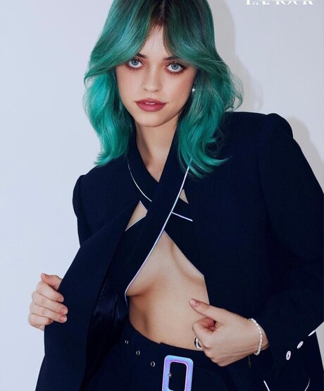 Vanessa Kunz ポルノスター 裸 画像