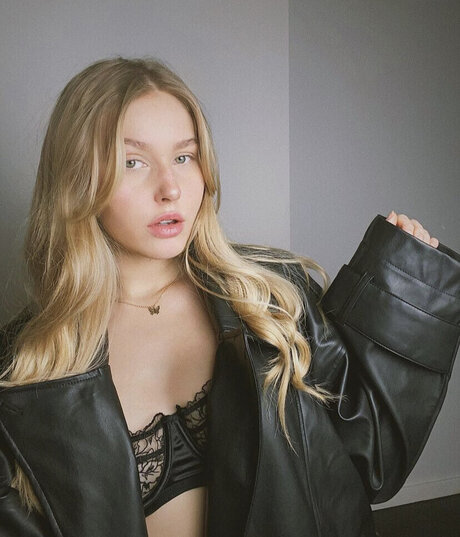 騎乗位熟女OnlyFans ホットセックス ギャラリー