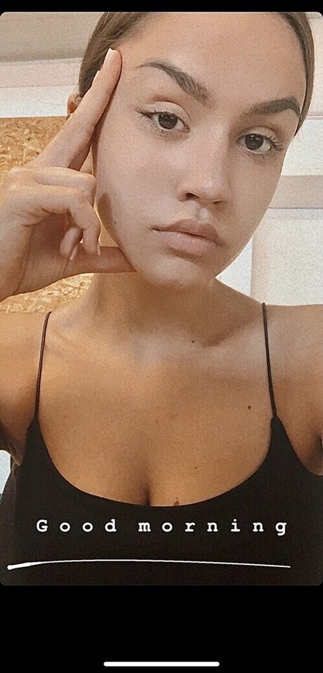 かわいいティーンのオンリーファンズ 無料セクシー ギャラリー