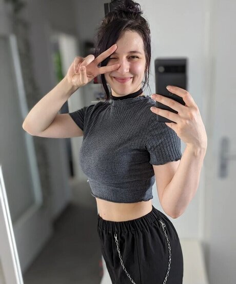 Haselnuuuss 裸のモデル 写真