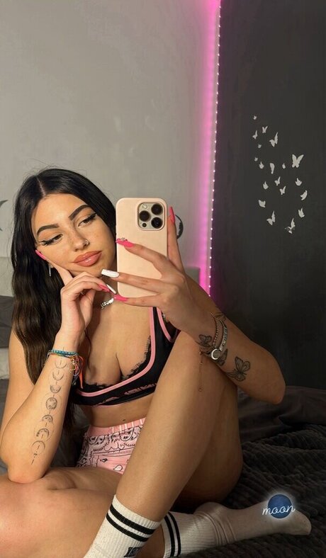 かわいいティーンのオンリーファンズ 美しい ギャラリー