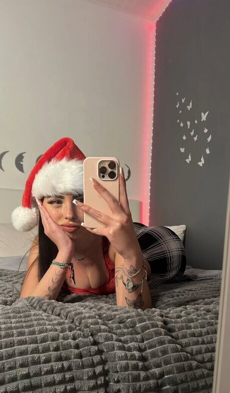 巨大なペニスオンリーファンズ アートヌード 画像