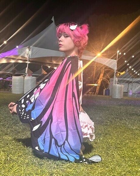 Strawbabyboy ホット女優 写真