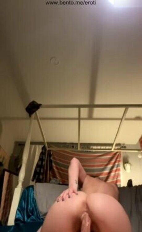 Sky Bri スター ヌード 画像