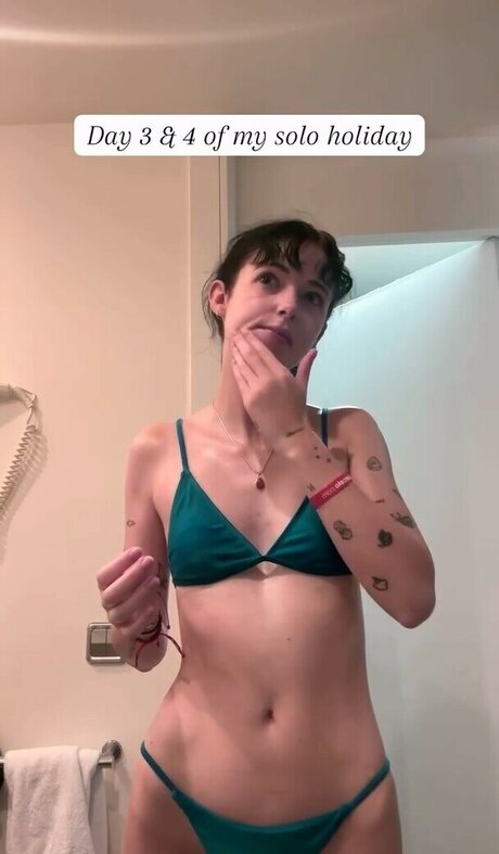 熟女クーガーオンリーファンズ 裸 写真