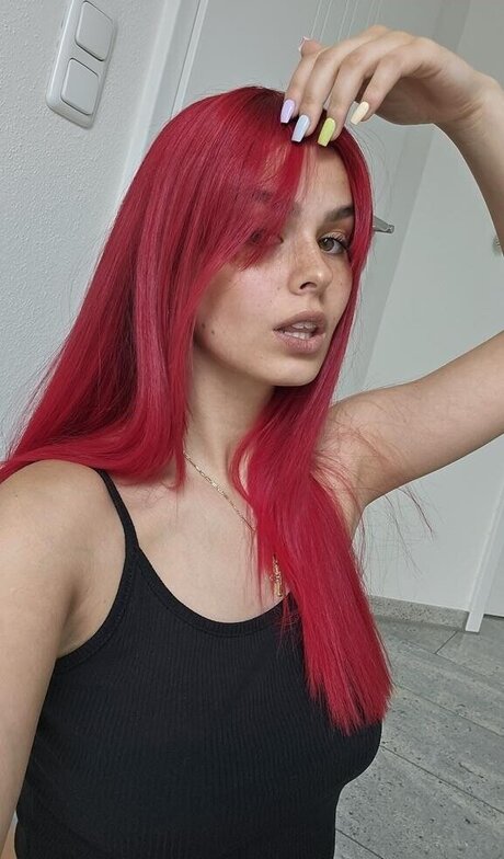 熟女の足オンリーファンズ ホット 写真