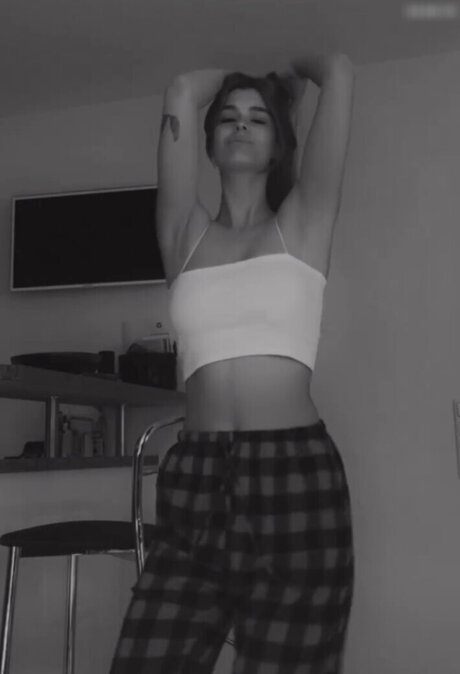 ティーンシーメールオンリーファンズ ポルノ 写真