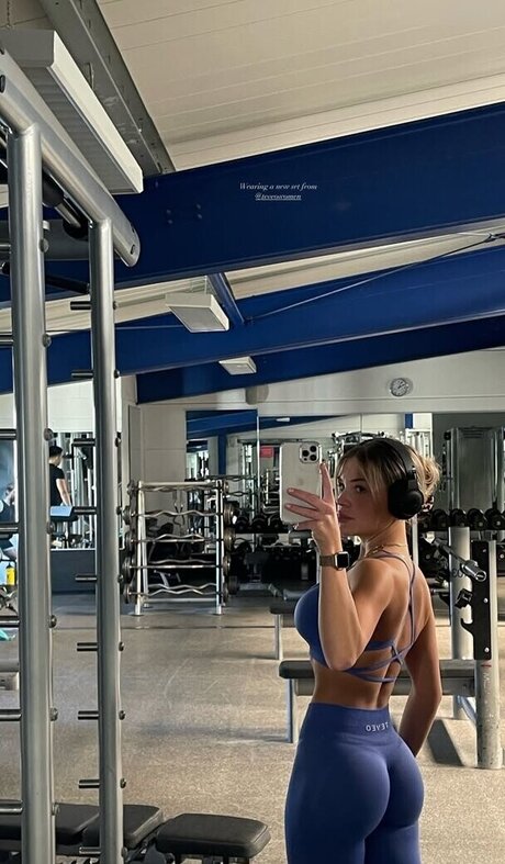 巨乳ティーンオンリーファンズ 無料セクシー 写真