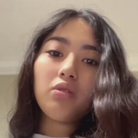 19歳のOnlyFans ポルノ 画像