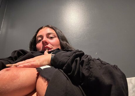 badgal pheephee ポルノスター アート 写真