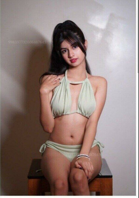 Aishwarya Harishankar HDモデル 写真