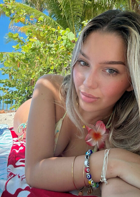 Kyara Maureen 素敵なスター 写真