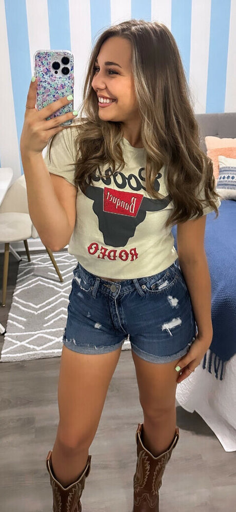 Llyssa Nichole 高品質のポルノスター 画像