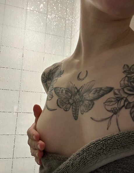 若い黒人女性オンリーファンズ エロ 写真