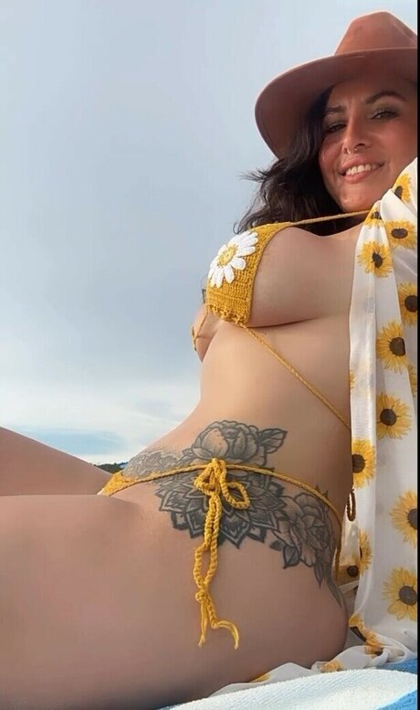 Karina Aldrete 裸の女優 写真