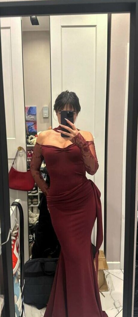 オンリーファンズでのセクスティング 美しい裸 写真