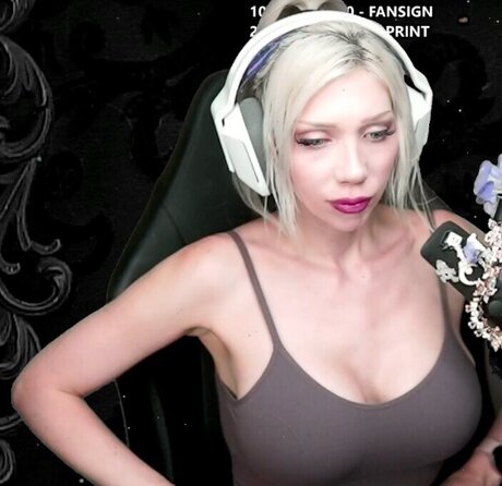 オンリーファンズでのセクスティング ポルノ 画像