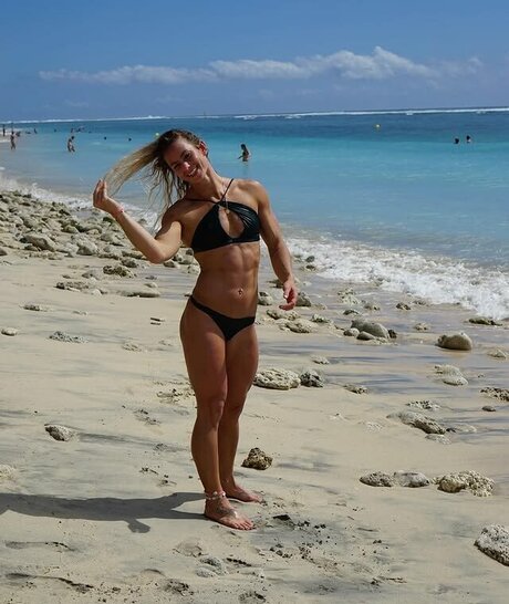 Louise Czurka アダルトモデル 写真