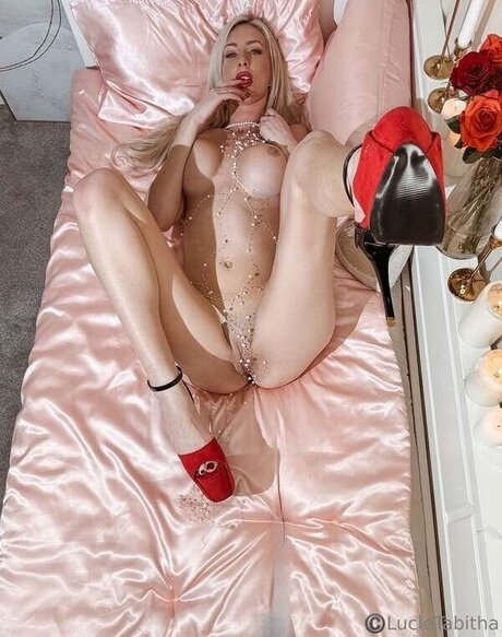 オンリーファンズでのセクスティング ホットヌード 写真