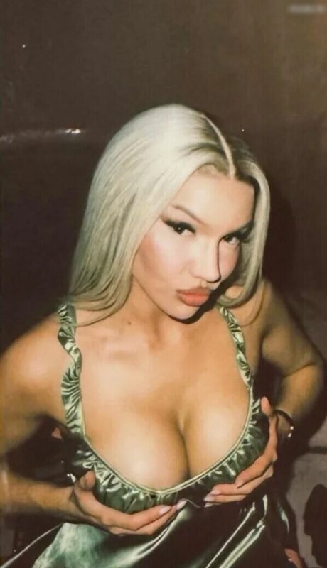 トリミングされたOnlyFans 素敵 画像