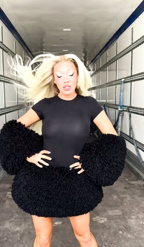 毛深いラテン系オンリーファンズ 無料アダルト 写真