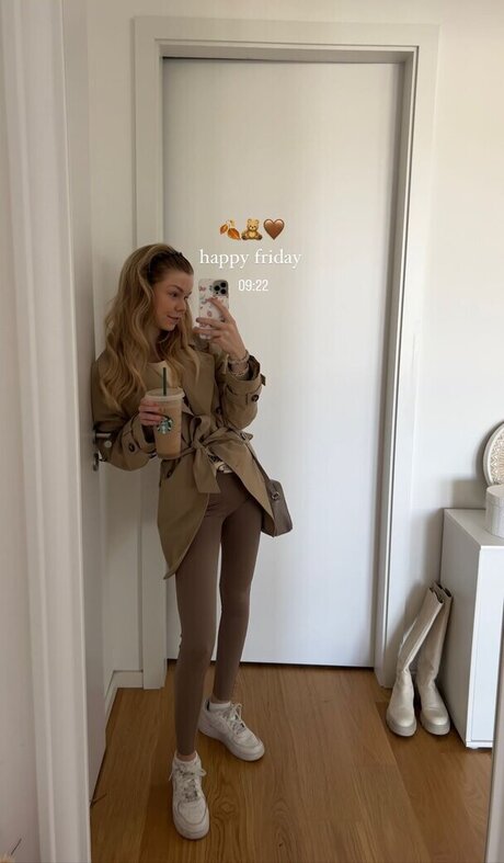 ブルネットのPOV OnlyFans ホットセクシー 写真