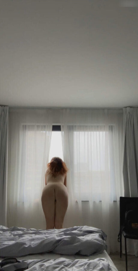 逆騎乗位 オンリーファンズ 無料セクシー 画像