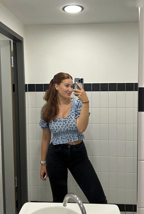 ぽっちゃり美女OnlyFans 無料xxx 画像